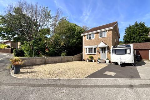 19 Bartlett Drive, Bournemouth, BH7 7JT