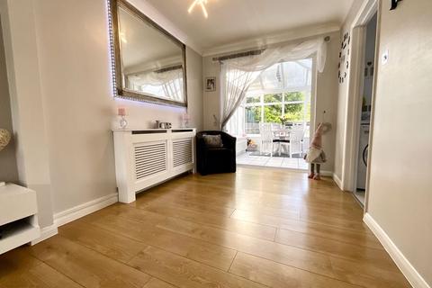 19 Bartlett Drive, Bournemouth, BH7 7JT