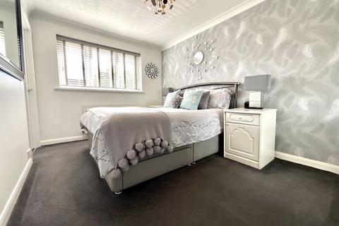 19 Bartlett Drive, Bournemouth, BH7 7JT