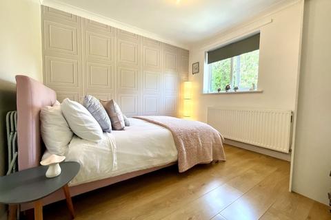 19 Bartlett Drive, Bournemouth, BH7 7JT