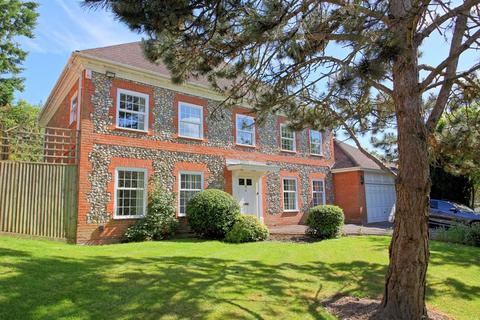 12 Donnay Close, Gerrards Cross, SL9 7PZ