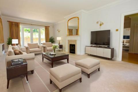 12 Donnay Close, Gerrards Cross, SL9 7PZ