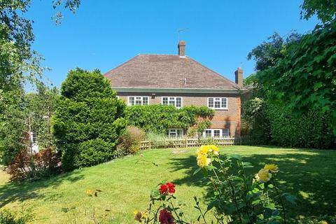 12 Donnay Close, Gerrards Cross, SL9 7PZ