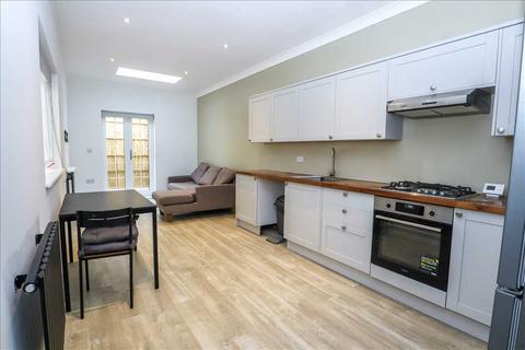 1 bedroom apartment to rent, West Purley