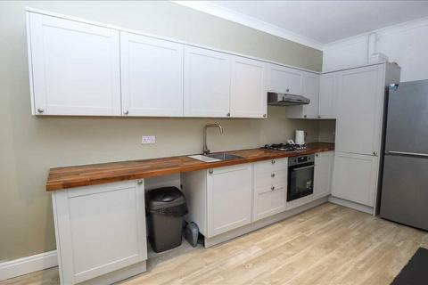 1 bedroom apartment to rent, West Purley