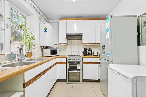 3 bedroom maisonette to rent, Bushey Road, London, SW20 8EE