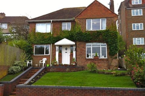 5 bedroom detached house to rent, Goldstone Way, Hove, East Sussex, bn3 7pb