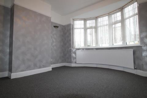 4 bedroom semi-detached house to rent, Dellfield Crescent, Uxbridge UB8