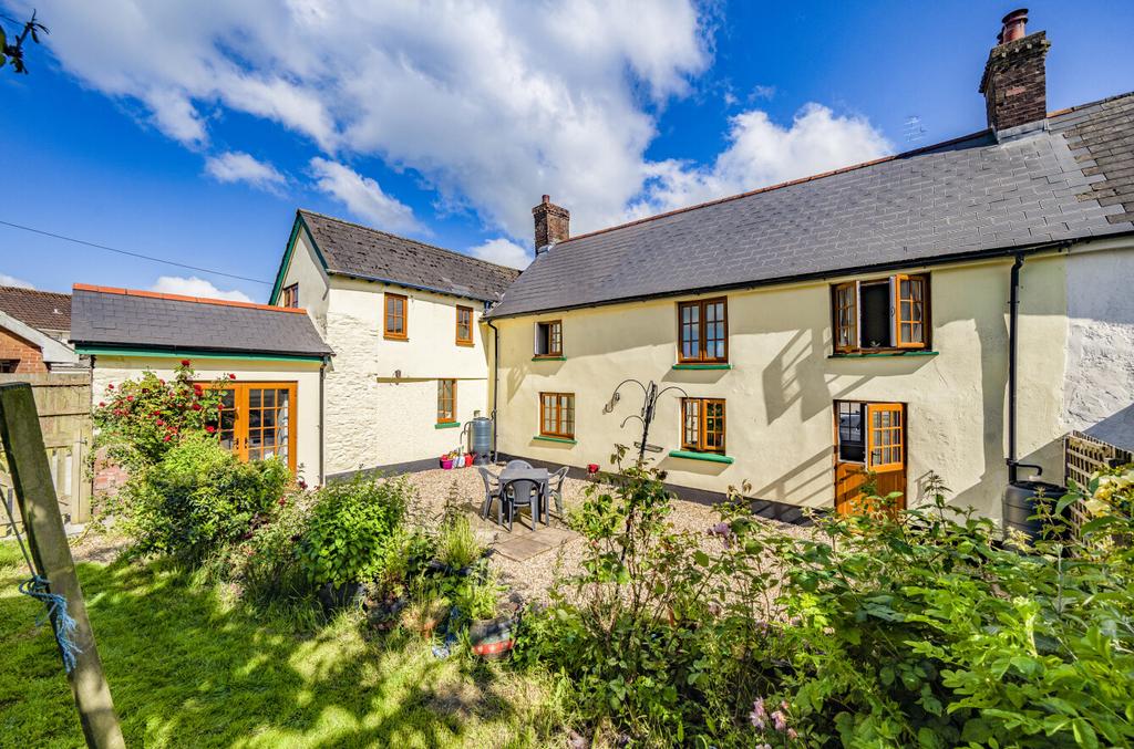 Chawleigh, Chulmleigh, Devon, EX18 5 bed semidetached house for sale