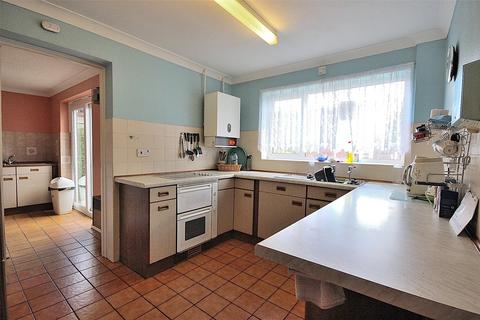 4 bedroom detached house for sale, Douglas Road, Bedford, Bedfordshire, MK41