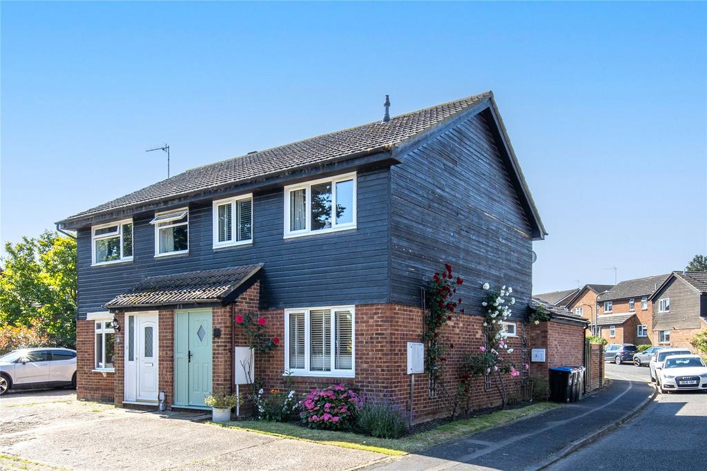Lagonda Close, Newport Pagnell... 3 bed semidetached house for sale