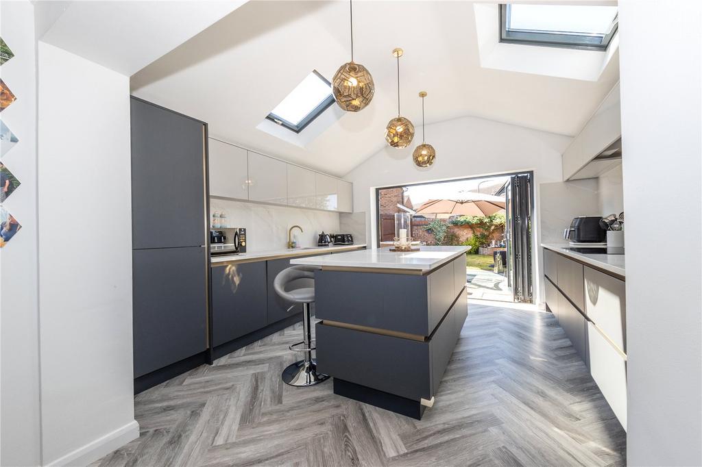 Lagonda Close, Newport Pagnell... 3 bed semidetached house for sale