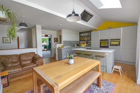 7 Elmcroft, Oxton, Southwell, NG25 0SB