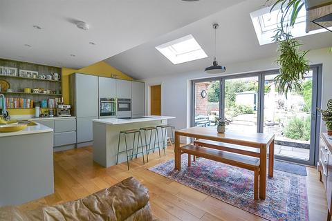 7 Elmcroft, Oxton, Southwell, NG25 0SB