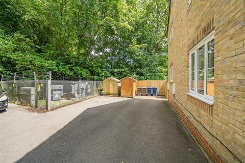 78 Weycombe Road, Haslemere, GU27 1EQ
