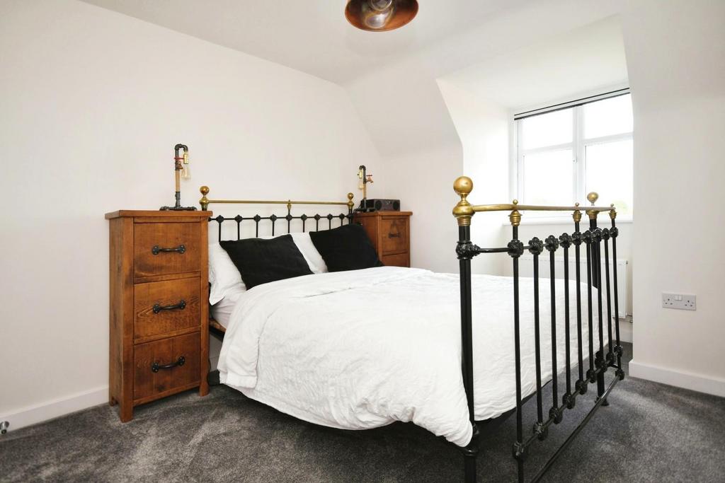 BEDROOM 3.jpg
