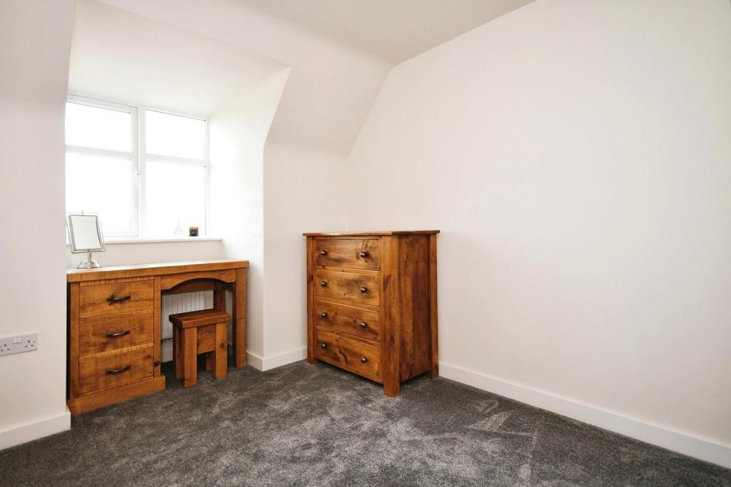BEDROOM 4.jpg