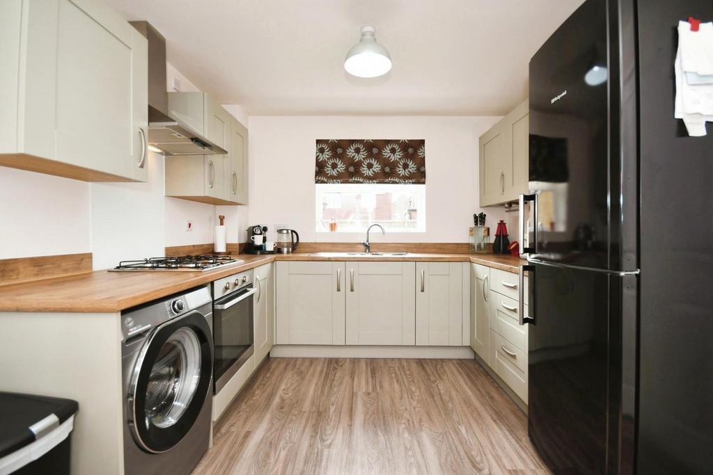 KITCHEN 02.jpg