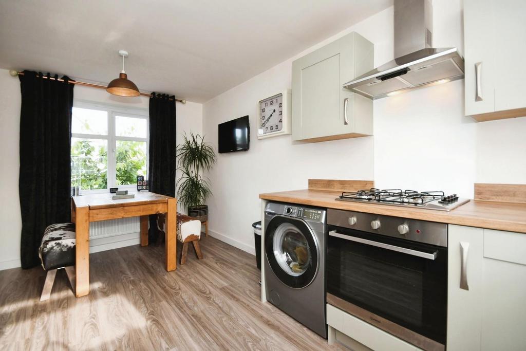KITCHEN 03.jpg