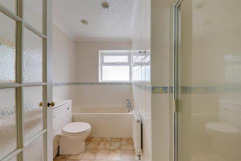 20 Wadhurst Drive, Goring By Sea, Worthing, BN12 4XA