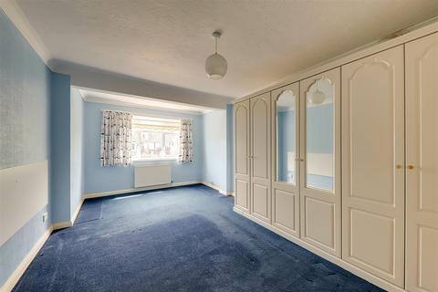 20 Wadhurst Drive, Goring By Sea, Worthing, BN12 4XA