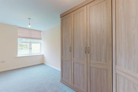 2 bedroom flat for sale, Burnside, Addingham, Ilkley, LS29 0PJ