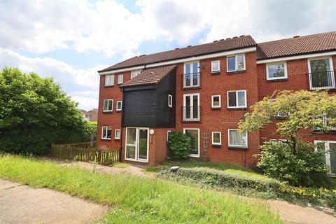 2 bedroom apartment to rent, Mountbatten Road, Braintree