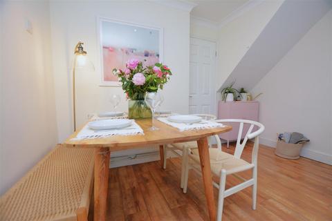 7 Daniel Close, London, SW17 9DD