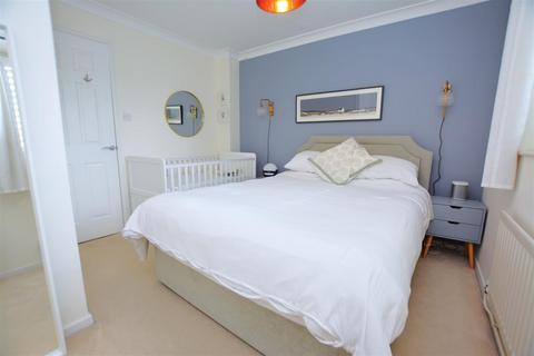 7 Daniel Close, London, SW17 9DD