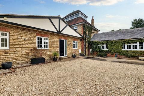 3 bedroom barn conversion to rent, Milton Keynes MK19