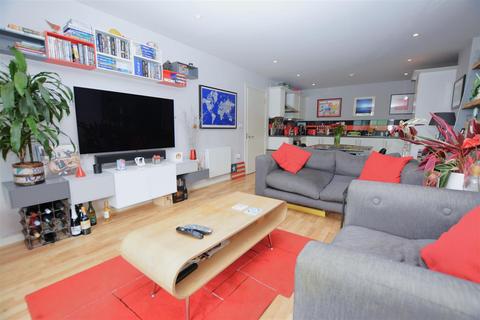 2 bedroom apartment for sale, Chapter Way, Colliers Wood SW19