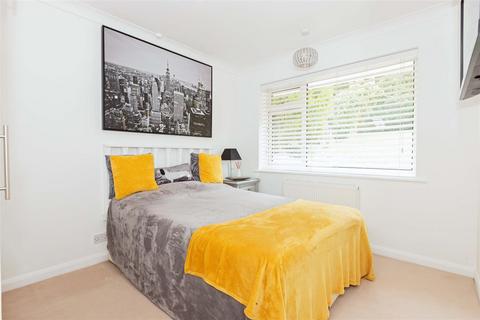 41 The Heights, Worthing, BN14 0AJ
