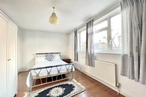 3 bedroom flat to rent, Royal College Street, London NW1