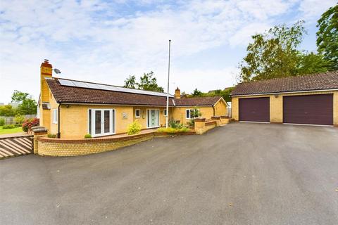 3 bedroom detached bungalow for sale, Station Road, Kirton Lindsey, Gainsborough