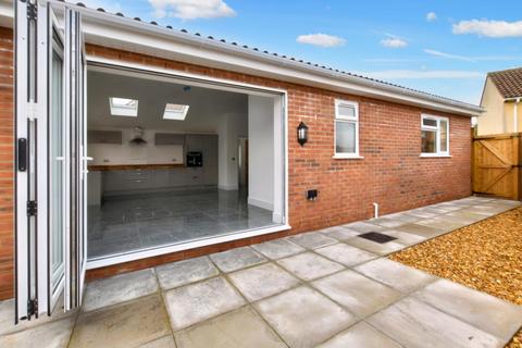 2 bedroom detached bungalow for sale, Lyveden Gardens, Bristol