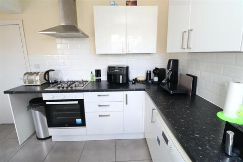 3 bedroom apartment for sale, Golders Green Road, NW11