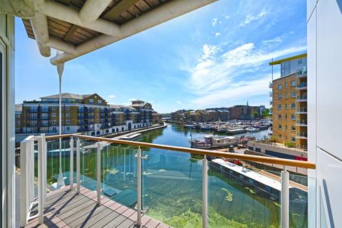 2 bedroom flat for sale, Basin Approach, Limehouse, London