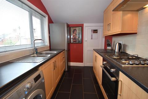 2 bedroom flat for sale, Osborne Avenue, South Shields