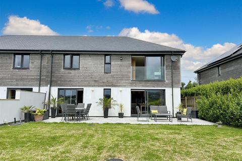 4 bedroom semi-detached house for sale, Bosence Road, Townshend