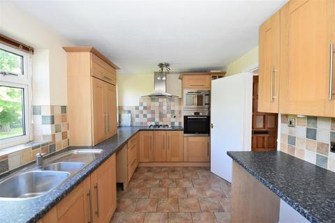 undefined, Le May Close, Horley