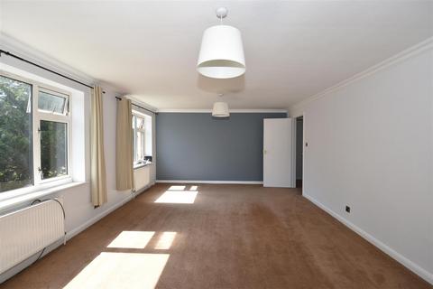 undefined, Le May Close, Horley