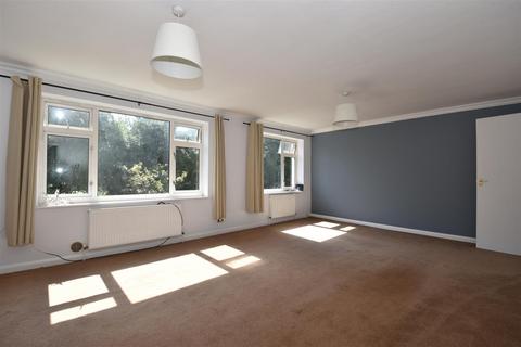 undefined, Le May Close, Horley