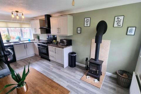 3 bedroom end of terrace house for sale, Bedburn Close, Crook