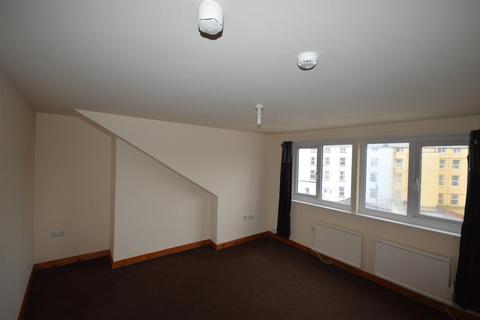 1 bedroom property to rent, North Marine Road, Scarborough