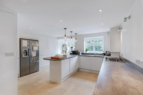 4 bedroom house for sale, Vale Gardens, Ilkley LS29