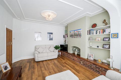 4 bedroom terraced house for sale, Blenheim Avenue, Ilford