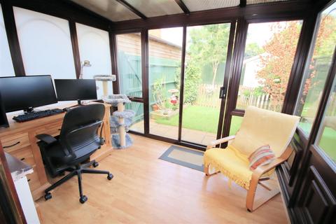 2 bedroom end of terrace house for sale, Frenchmans Close, Toddington, Dunstable