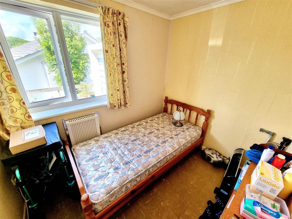 Bed 3.jpg