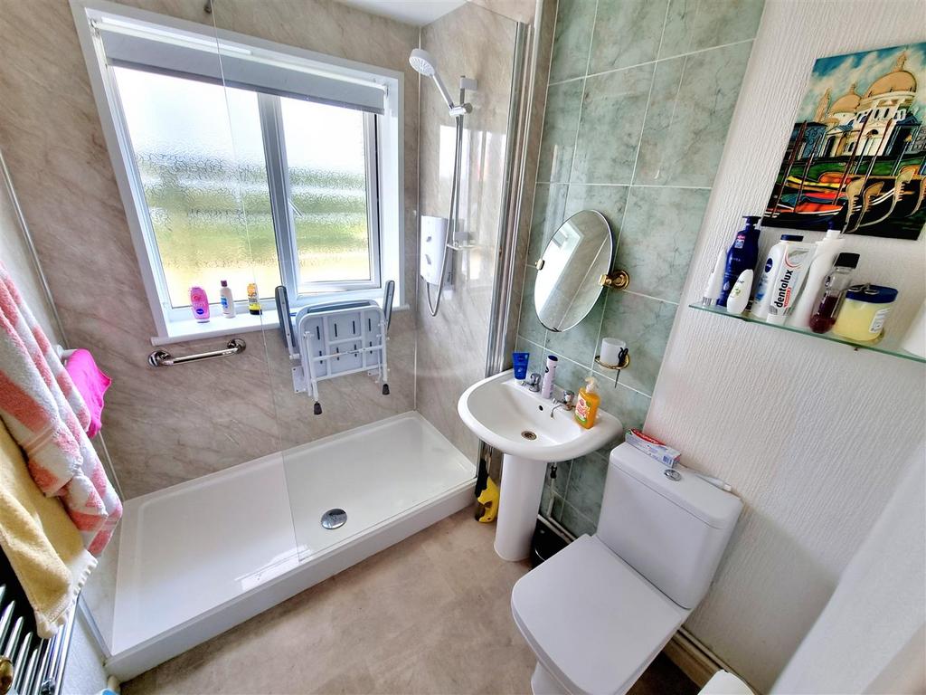 Shower room.jpg