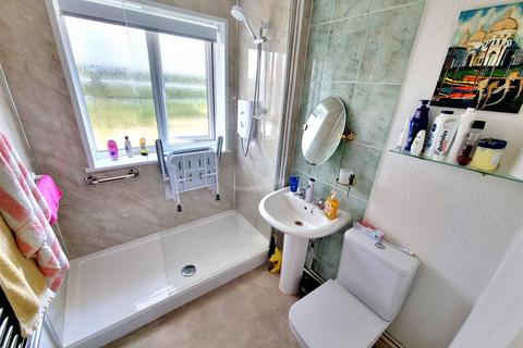 35 Compass West, Tregadillett, Launceston, PL15 7EA